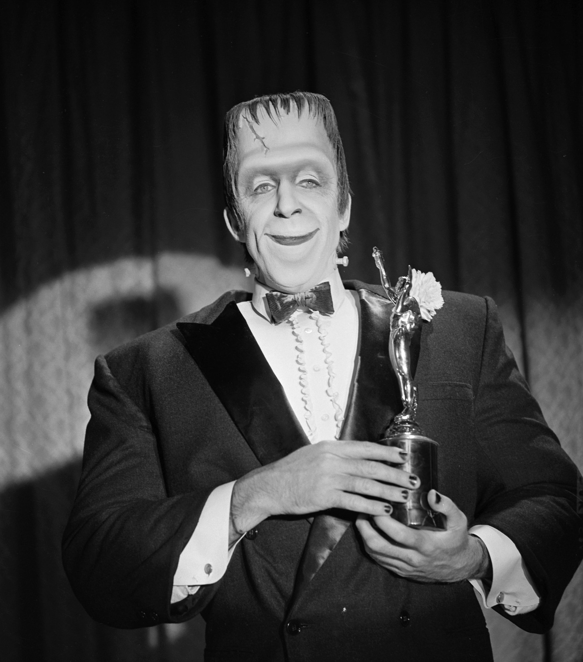 'The Munsters' star Fred Gwynne as Herman Munster dressed in a tuxedo.