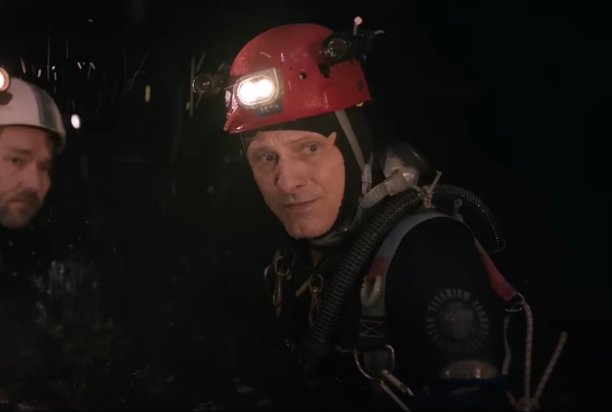 Viggo Mortensen films a cave diving scene for 'Thirteen Lives'