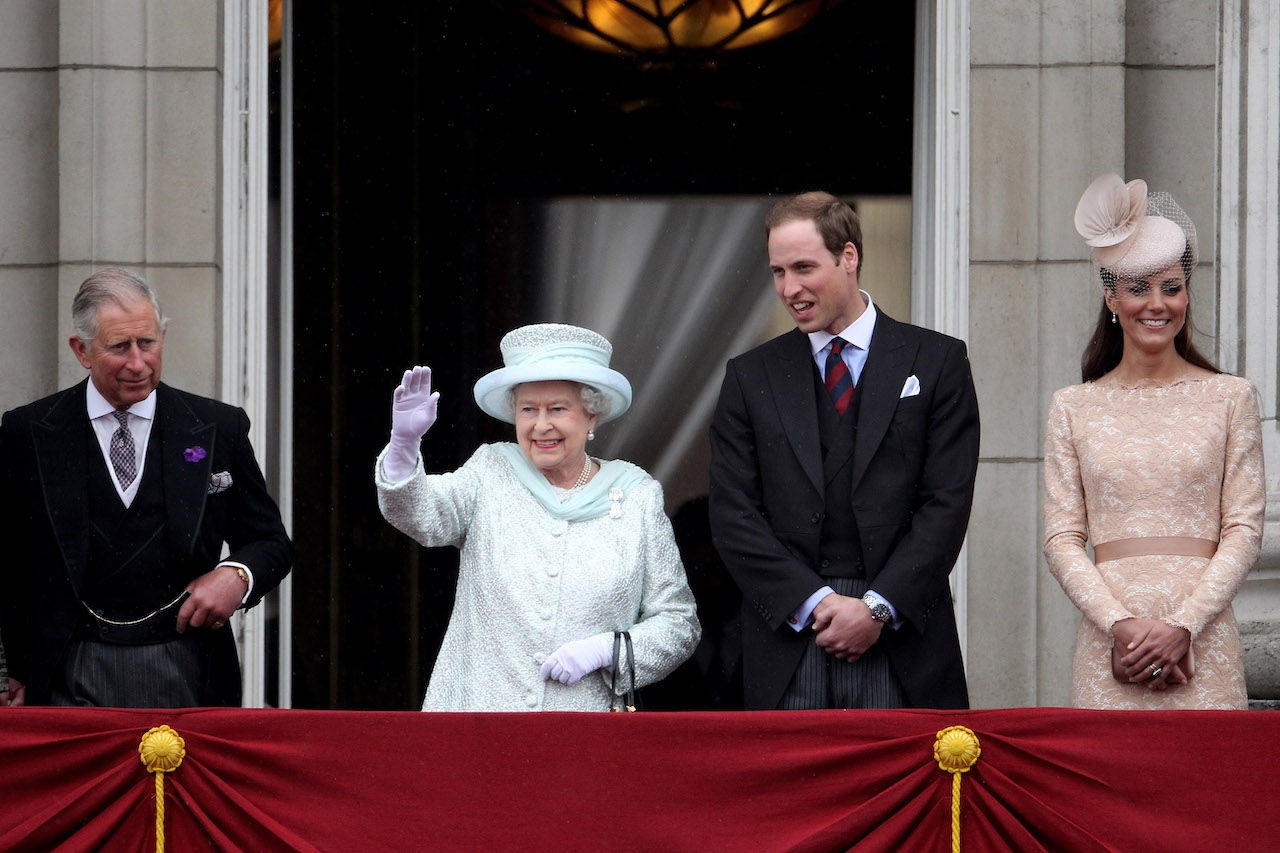 Prince William, pictured between Queen Elizabeth II and Kate Middleton, had a 'frank discussion' with the queen before his 2007 breakup with Kate