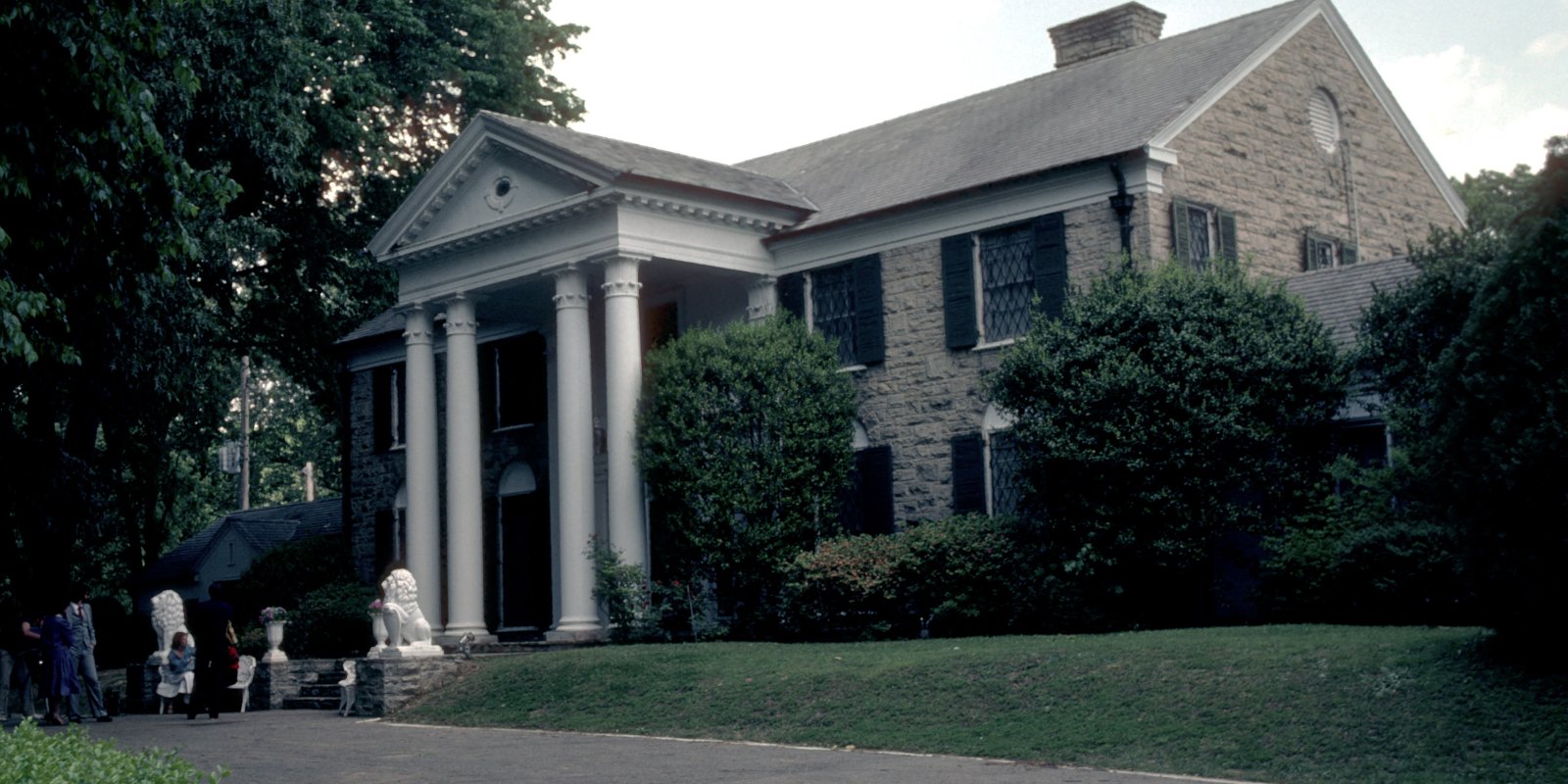 Graceland Mansion photographed in 1982.