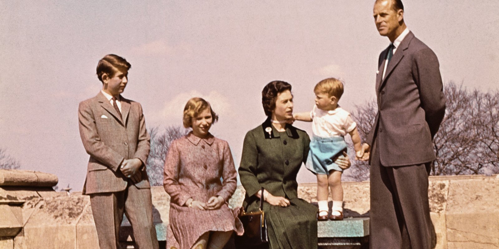 A photograph of the royal family in 1960.