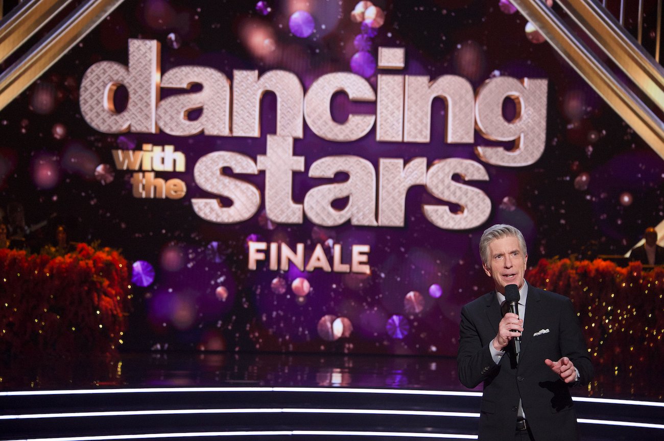 Tom Bergeron hosting 'Dancing with the Stars' in season 28