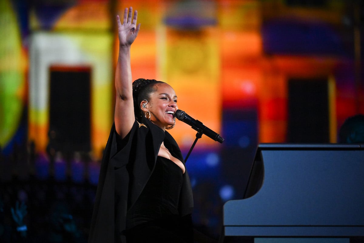 'Girl on Fire' singer Alicia Keys performs onstage during the Platinum Party at Buckingham Palace