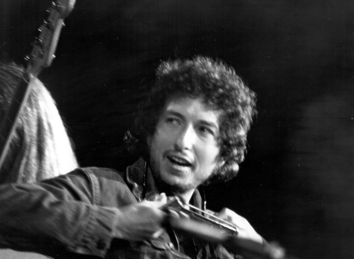 Bob Dylan performs on stage circa 1976
