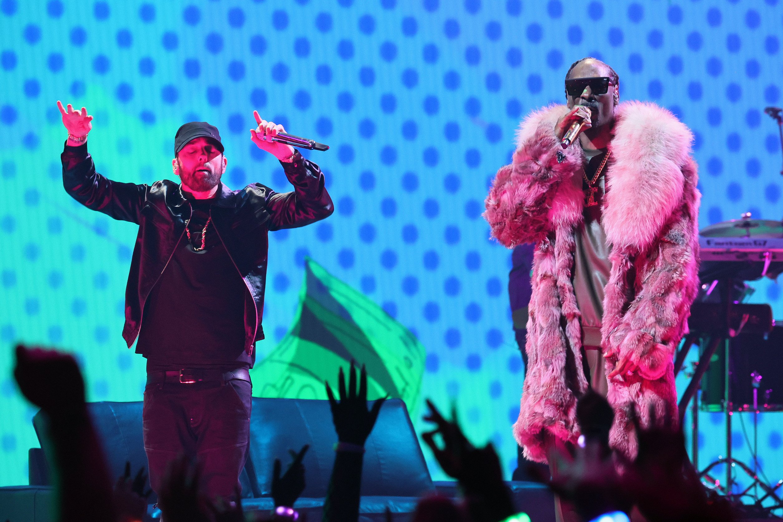 Eminem and Snoop Dog perform at the 2022 MTV VMAs