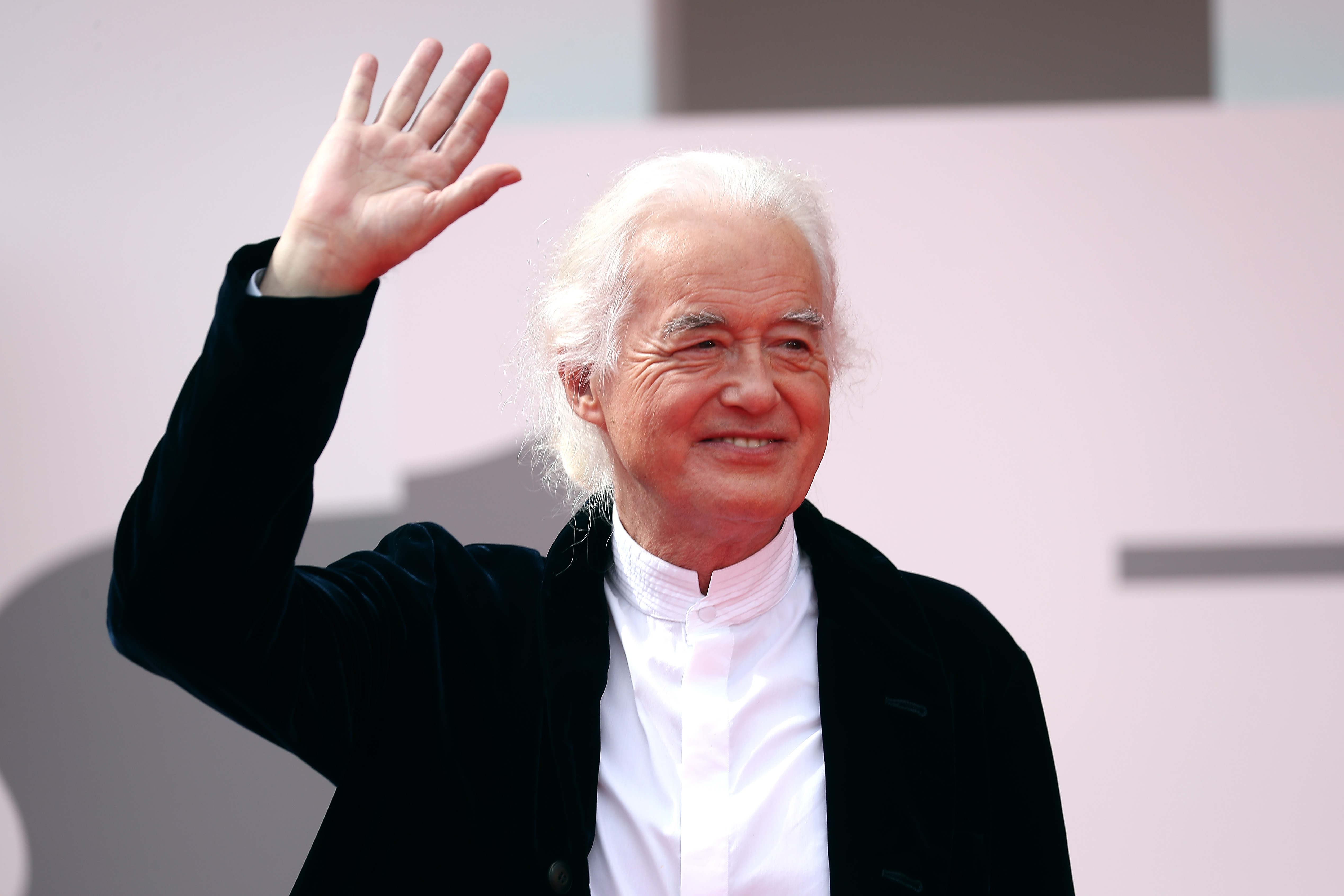 Jimmy Page attends the red carpet of 'Becoming Led Zeppelin' in 2021
