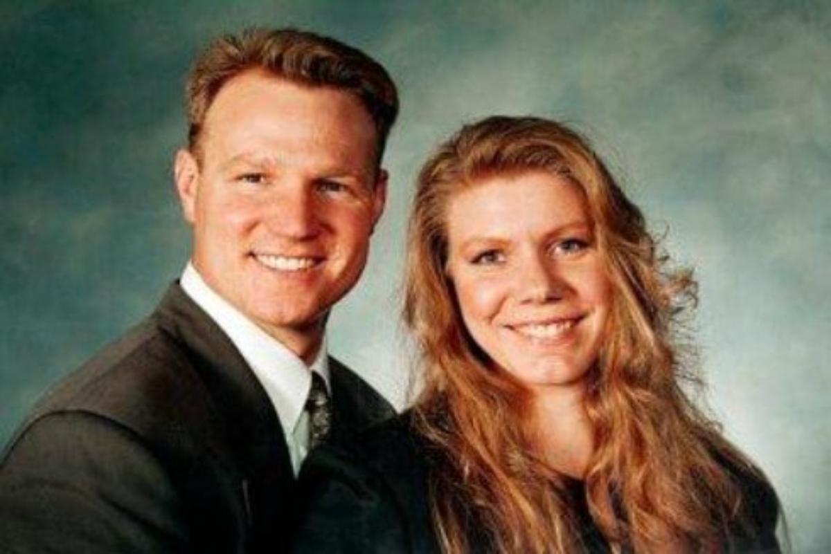 A young Kody Brown and his first wife, Meri Brown, take a photo together as seen on 'Sister Wives' on TLC.