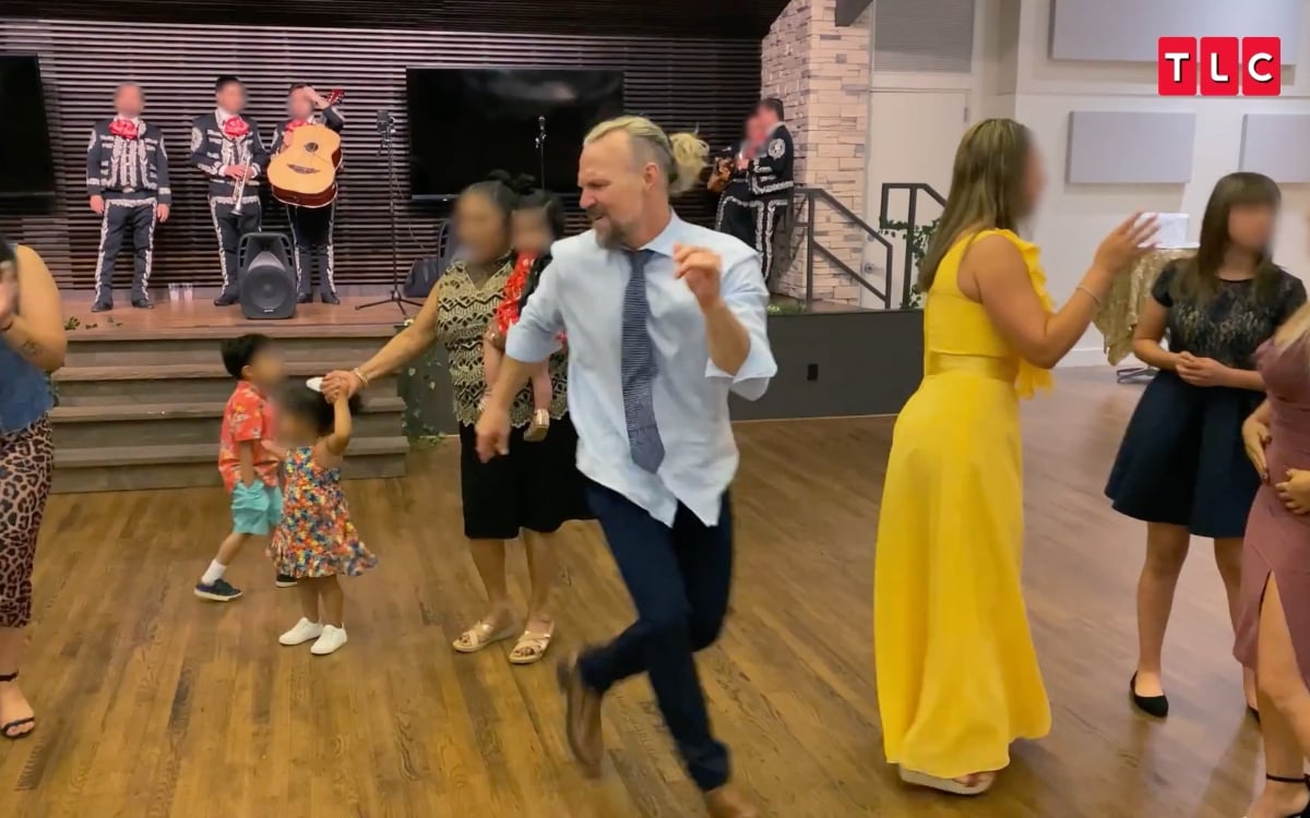 Kody Brown dancing at his friend, Brian Coldwell's wedding on 'Sister Wives' Season 17 on TLC.