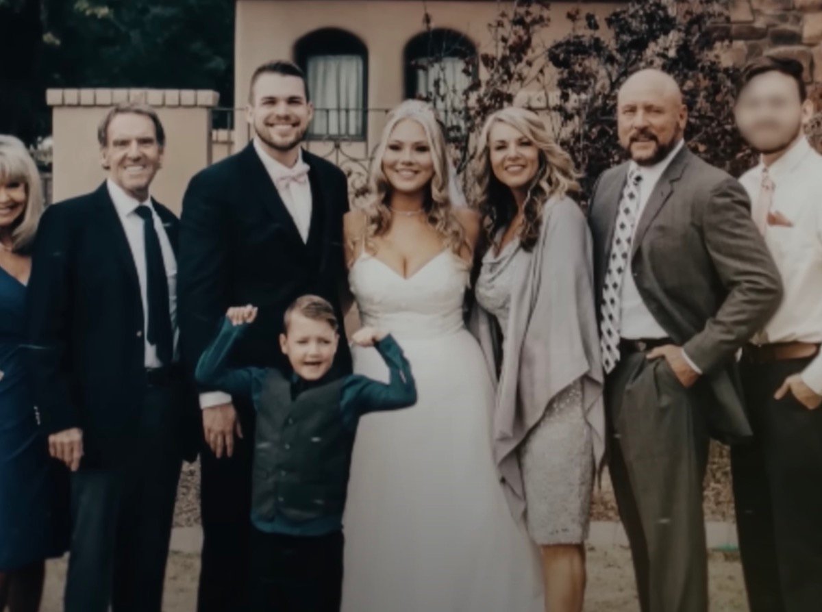 Lori Vallow (left of the bride) poses with her son and family