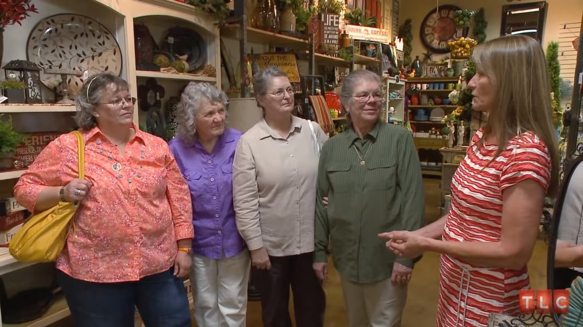 Robyn Brown's mom, Kody Bronw's mom, Janelle Brown's mom, Meri Brown's mom, and Christine Brown's mom go shopping together on 'Sister Wives' on TLC.