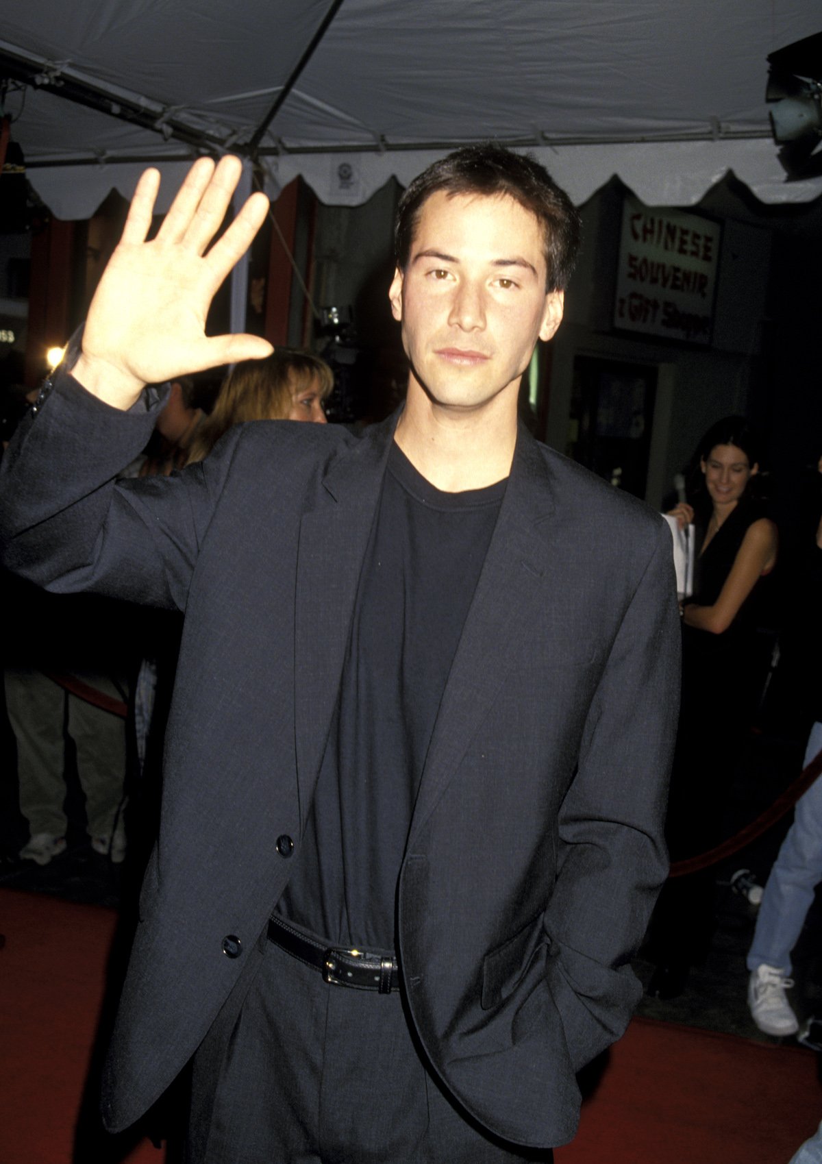 'Speed' star Keanu Reeves waves at the film's 1994 premiere