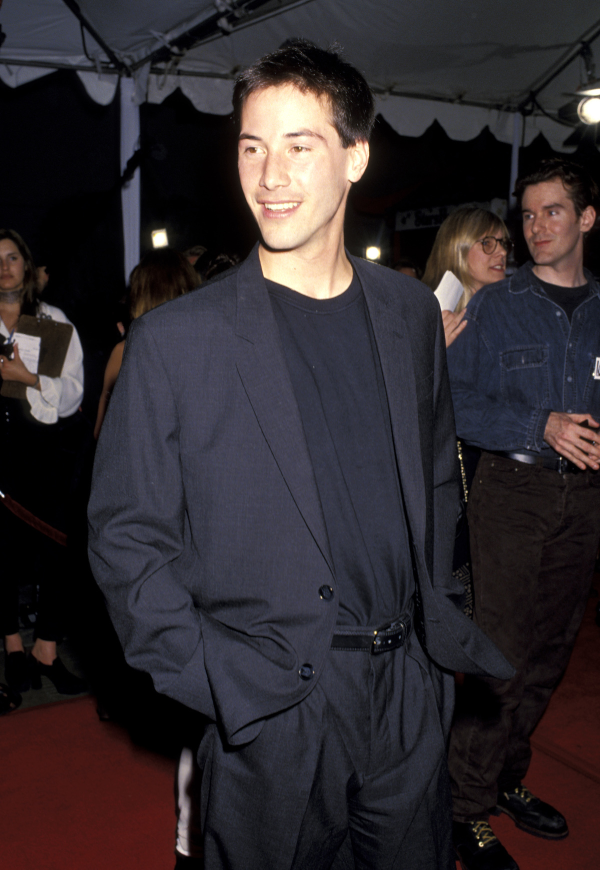 'Speed' star Keanu Reeves smiles on the red carpet