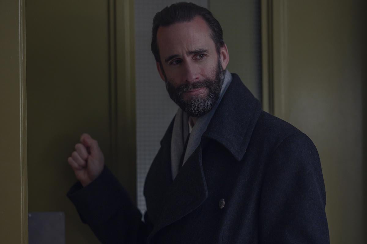 'The Handmaid's Tale' season 4 episode 10 Fred Waterford (Joseph Fiennes) smiling