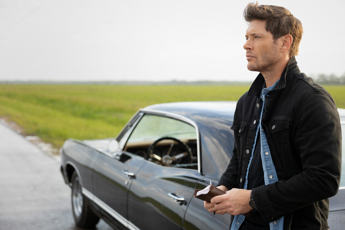 'The Winchesters': Jensen Ackles stands next to the Impala in the 'Supernatural' prequel
