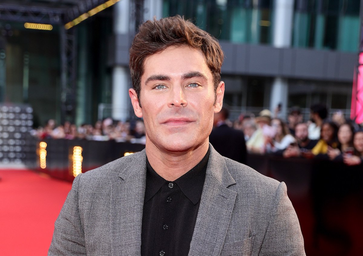 7. Zac Efron's Blonde Hair: A Complete Guide to His Iconic Look - wide 6