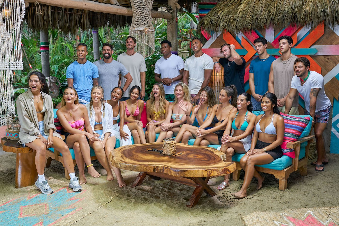 The 'Bachelor in Paradise' Season 8 cast sitting together