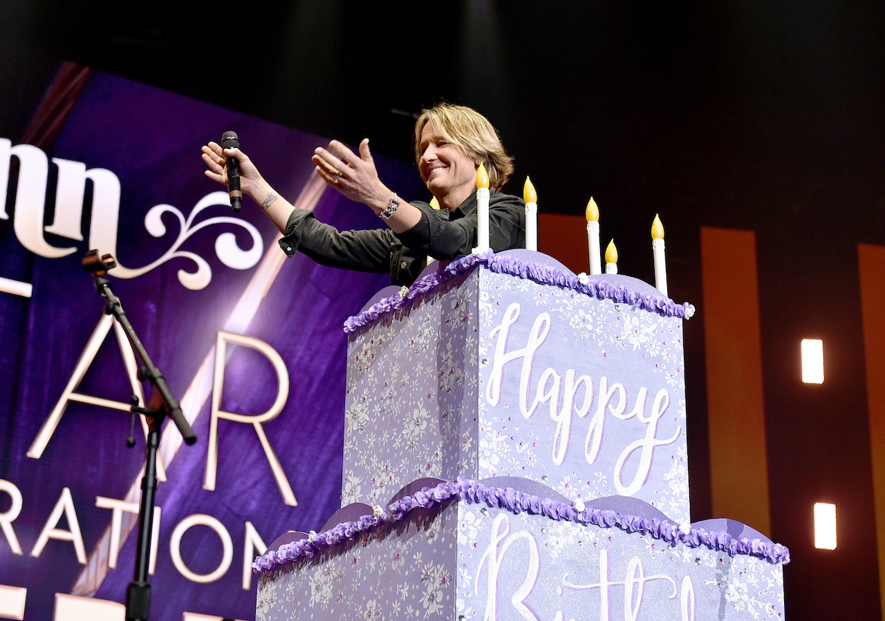 Keith Urban surprised Loretta Lynn on her 87th birthday by jumping out of a cake.