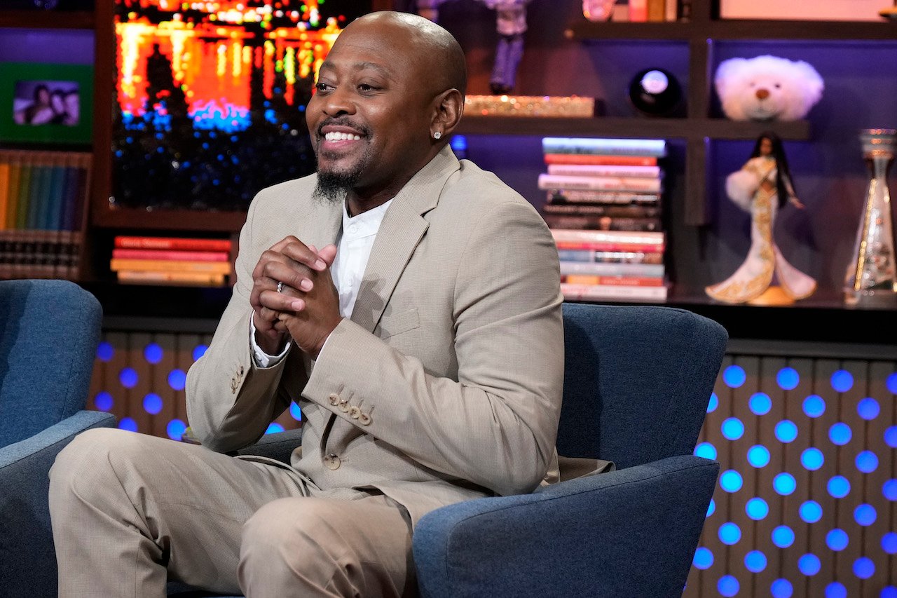 Omar Epps smiles during television interview; Epps says 50 Cent is a genius EP