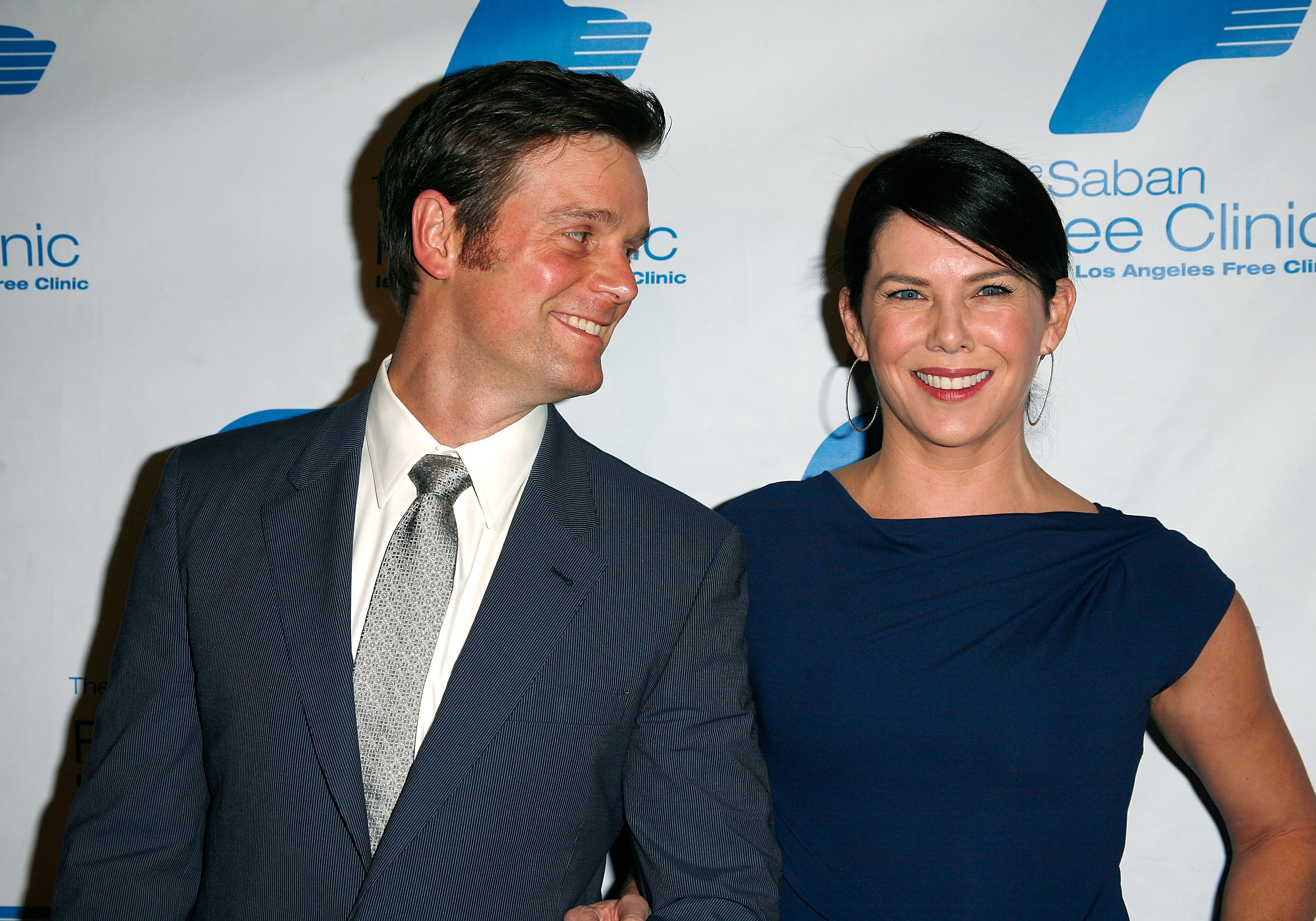 Peter Krause and Lauren Graham arrive at the Saban Free Clinic's 34th annual dinner gala at The Beverly Hilton