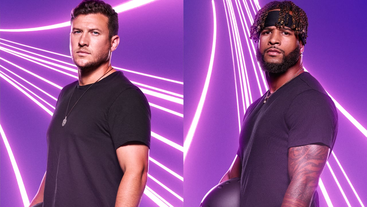 Devin Walker and Nelson Thomas posing for 'The Challenge 38' cast photos