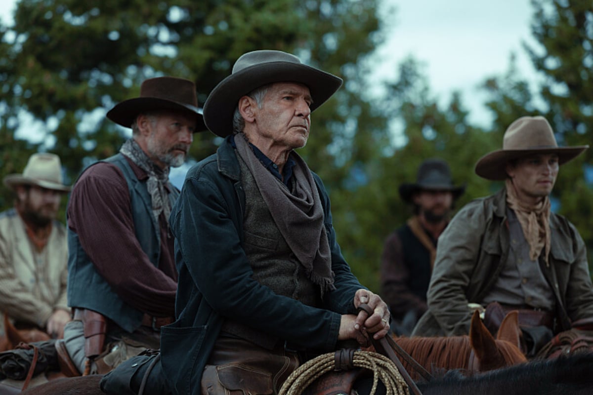 Harrison Ford as Jacob Dutton in '1923'time do new episodes of 1923 release? Jacob Dutton rides a horse beside John and Jack.