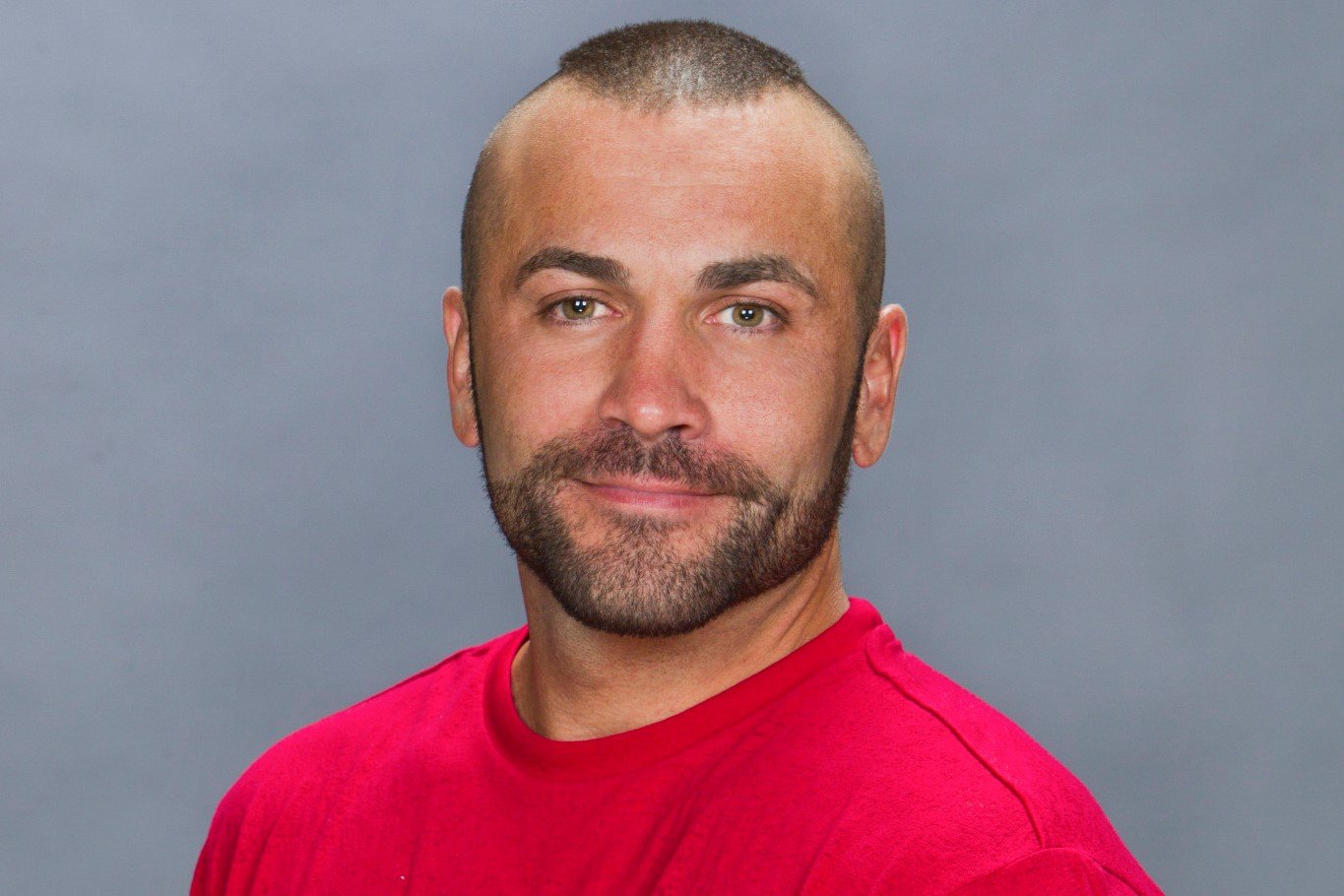 Willie Hantz, who starred in 'Big Brother 14' on CBS, wears a red shirt.