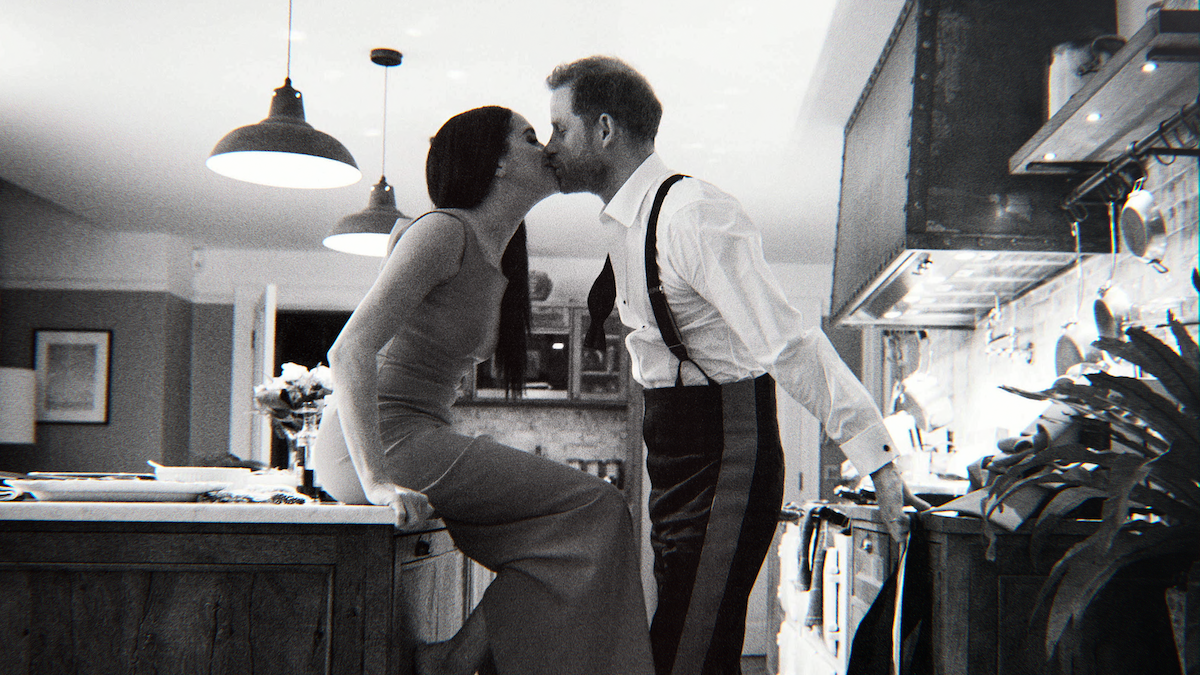 Meghan Markle and Prince Harry kiss in the kitchen 'Harry & Meghan'