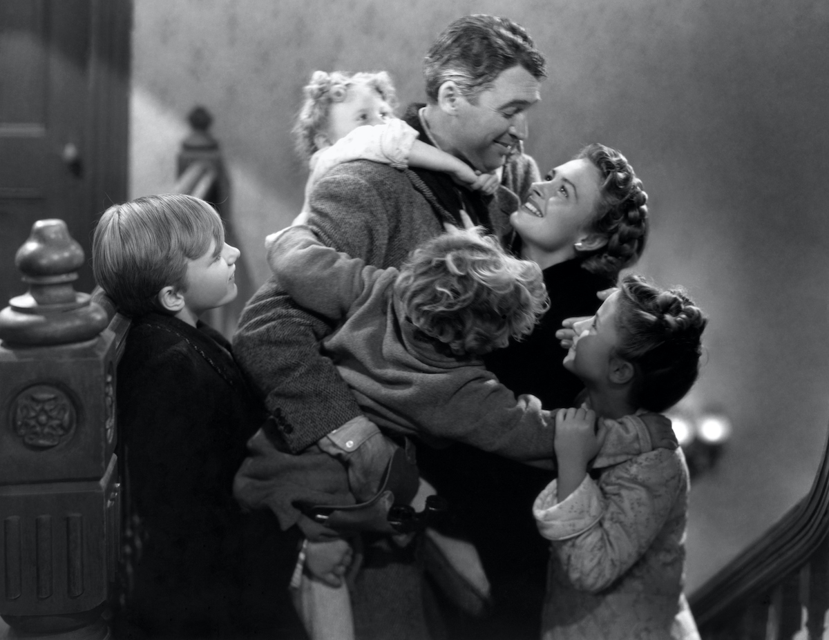 Jimmy Stewart and Donna Reed with kids in 'It's a Wonderful Life'