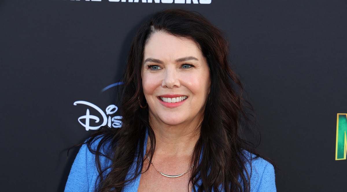 Lauren Graham attends Disney+ "The Mighty Ducks: Game Changers” season 2 premiere at Honda Center on September 28, 2022