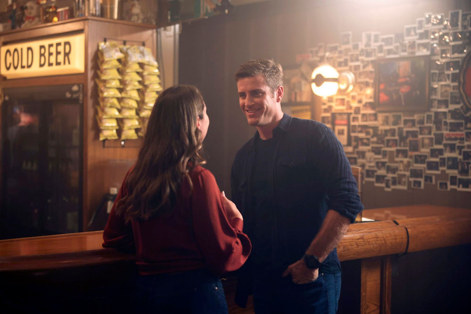 Sam Carver talking to a woman in a bar in 'Chicago Fire' Season 11 Episode 8