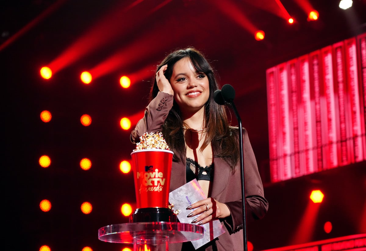 Jenna Ortega accepts the MTV movie award for her performance in Scream
