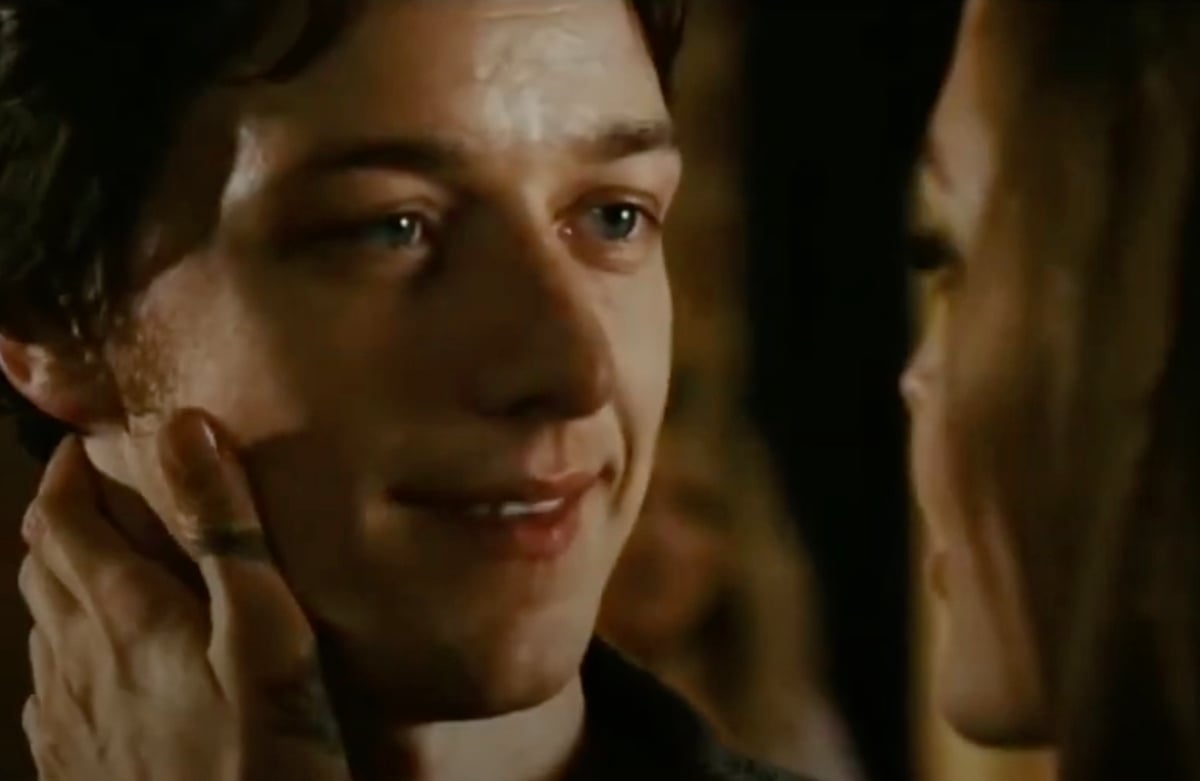 James McAvoy and Angelina kiss in 'Wanted'