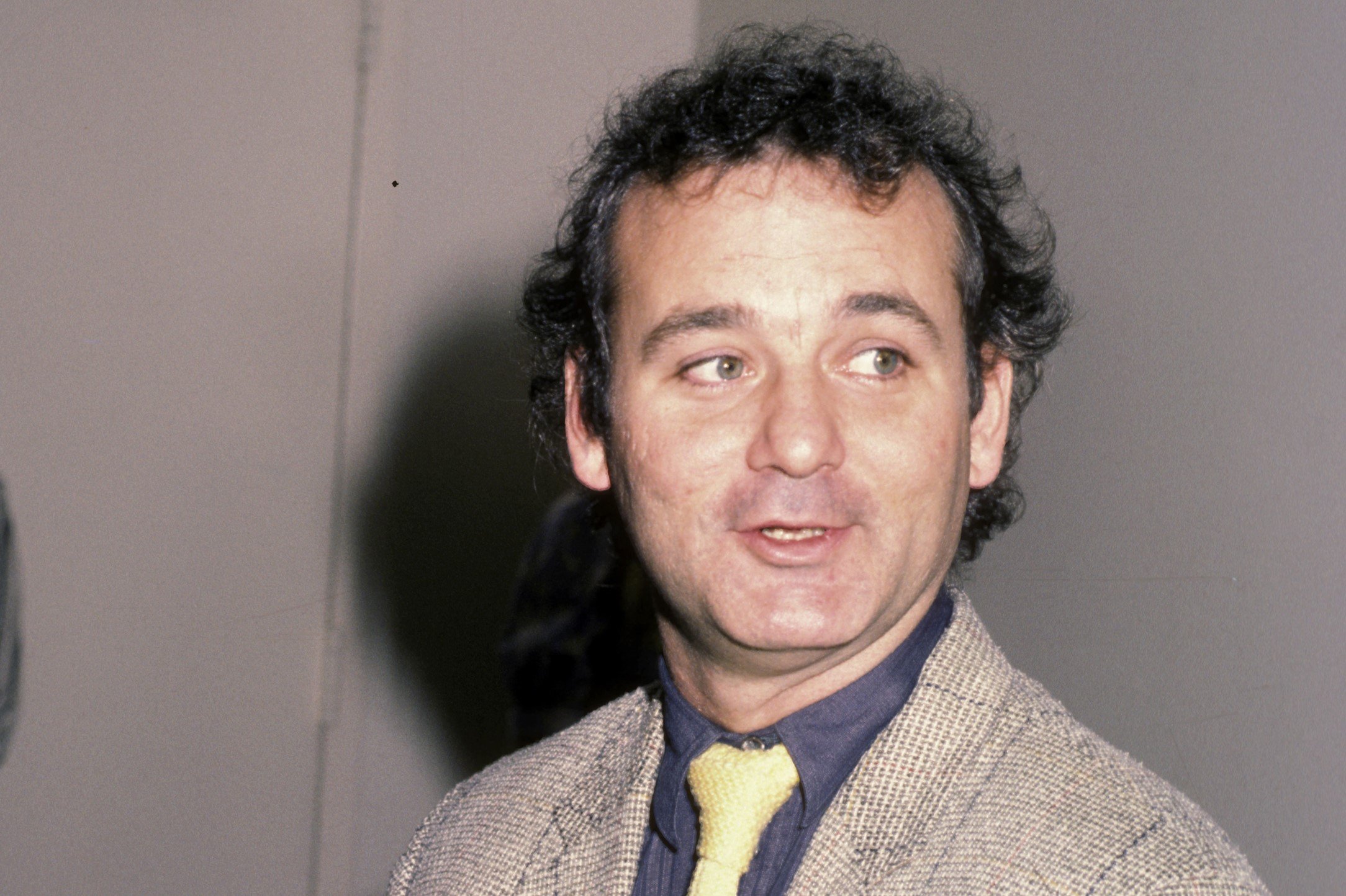 Bill Murray, who was a part of the 'Scrooged' cast, wears