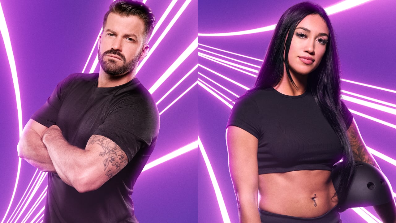 Johnny 'Bananas' Devenanzio and Moriah Jadea posing for 'The Challenge 38' cast photo