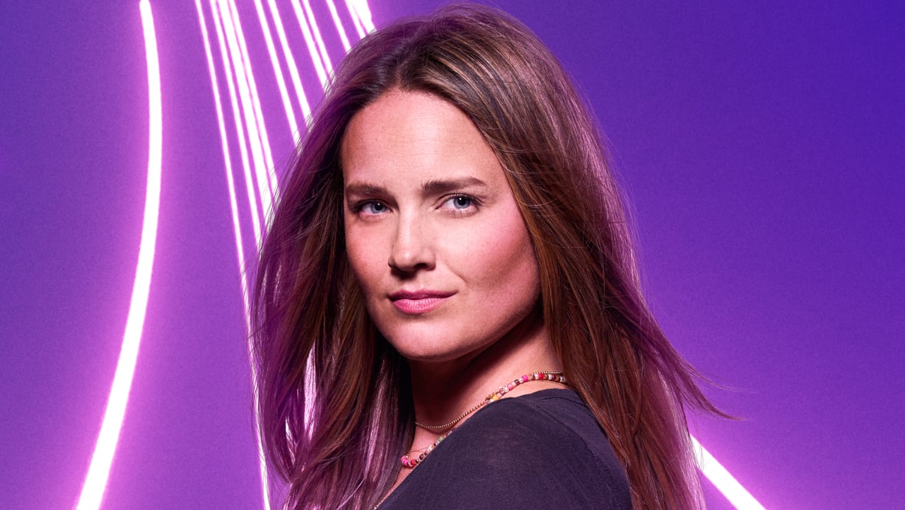 Laurel Stucky posing for 'The Challenge 38' cast photo