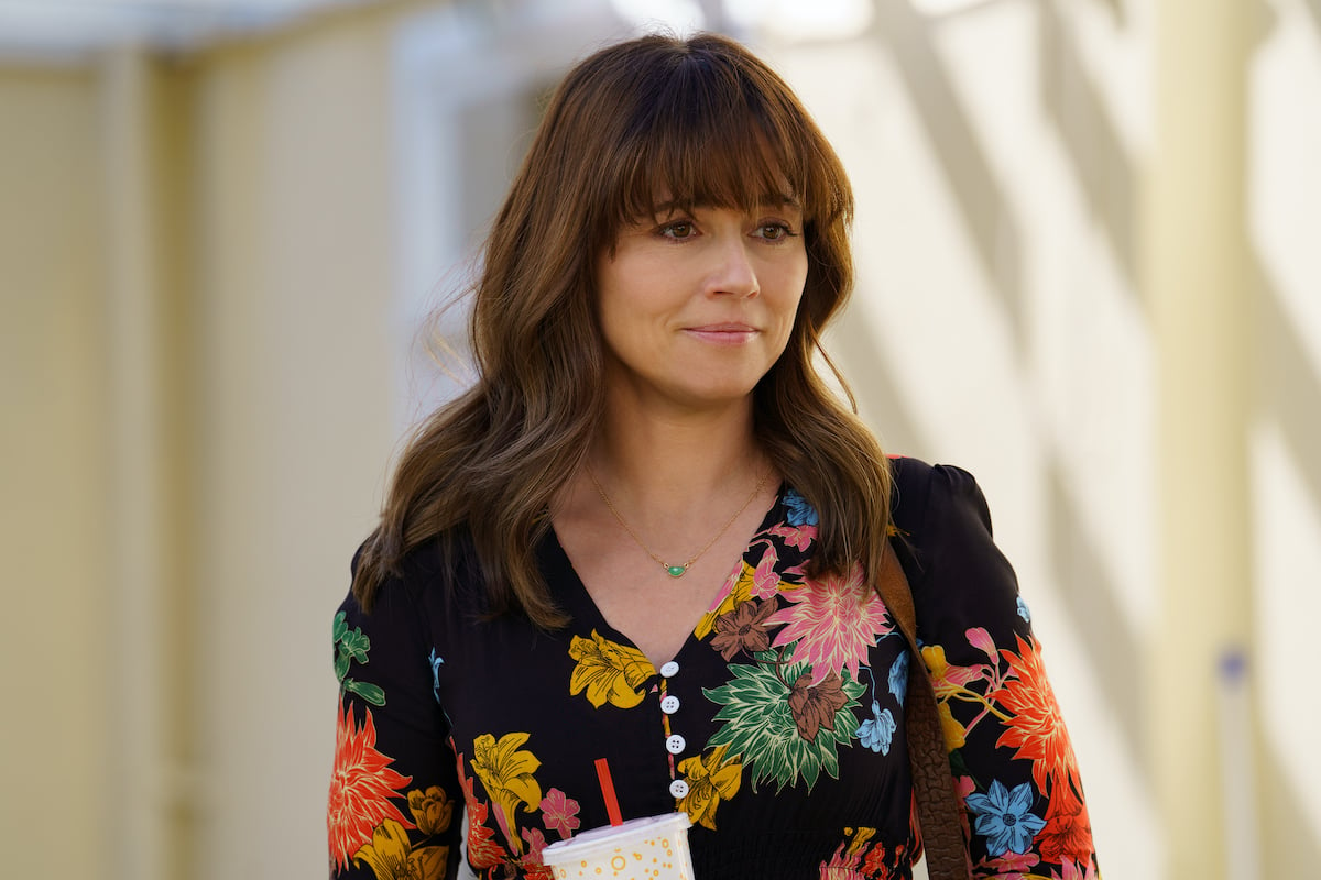 Judy (Linda Cardellini) in the last season of 'Dead to Me' from Netflix