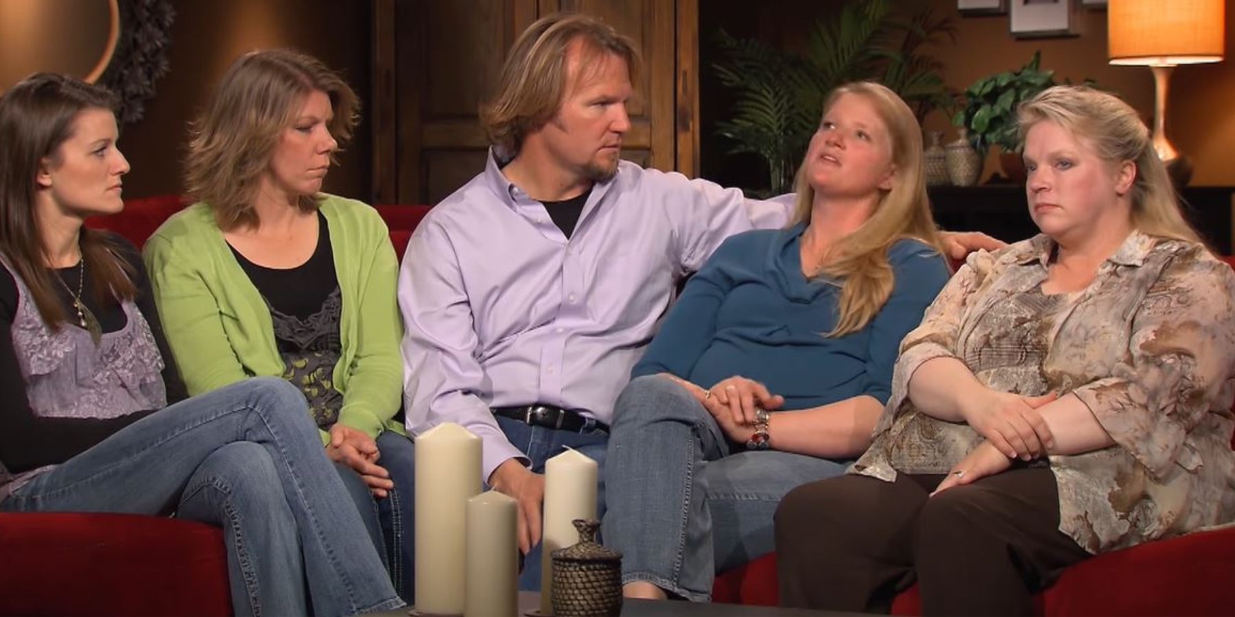 Screenshot of 'Sister Wives' season 1 with Robyn, Meri, Kody, Christine and Janelle Brown.
