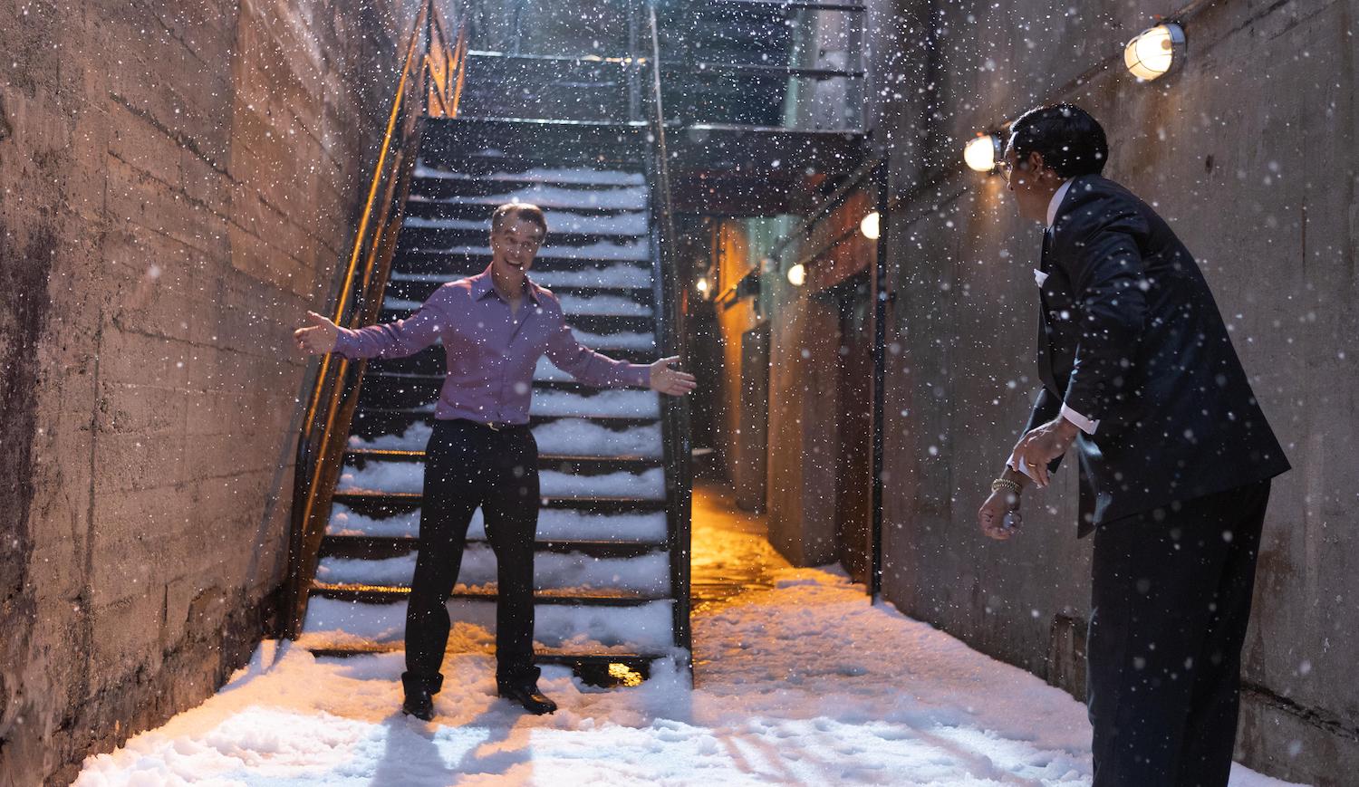 'Welcome to Chippendales' Episode 5 shows Murray Bartlett as Nick de Noia and Kumail Nanjiani as Steve Banerjee have a snowball fight as seen here.