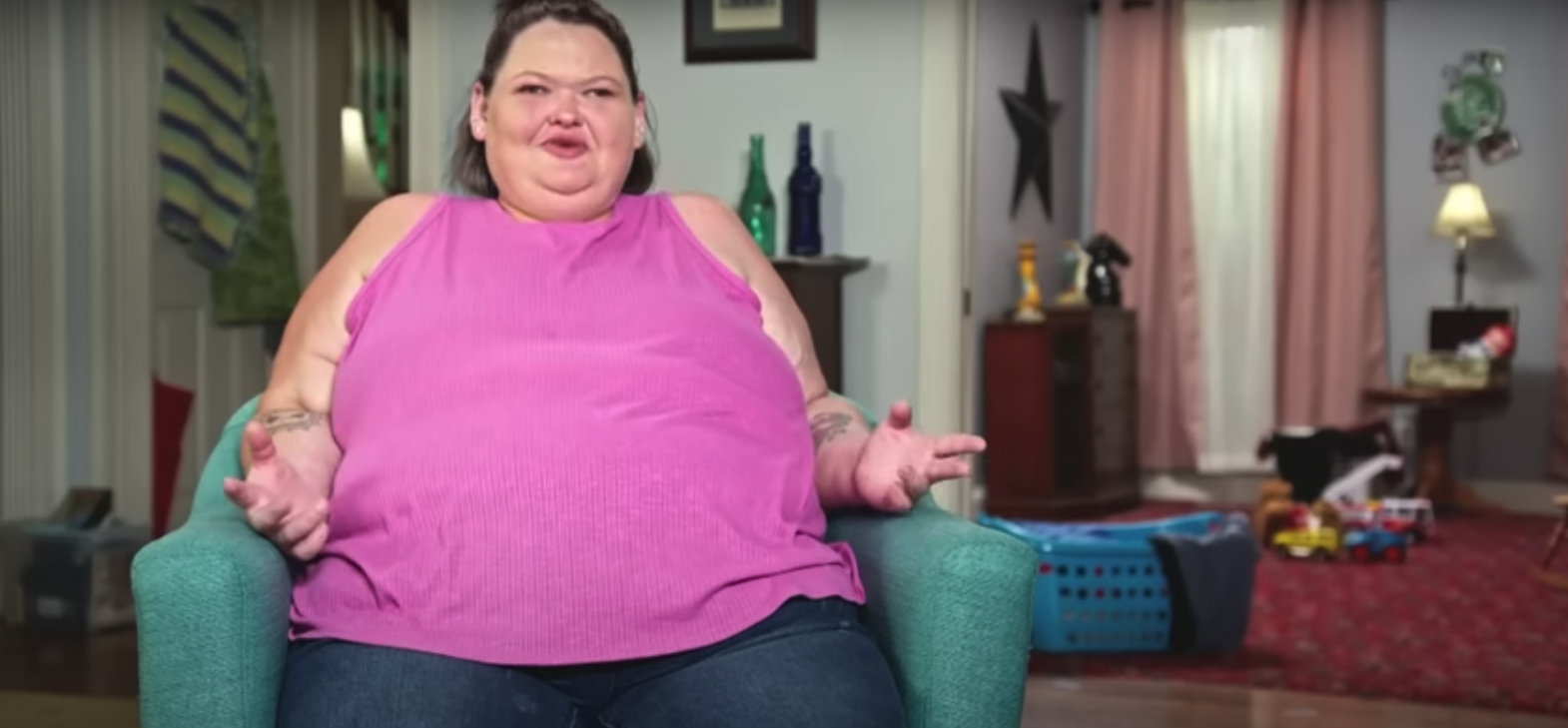 Amy Slaton of '1000-lb Sisters' wearing a pink top