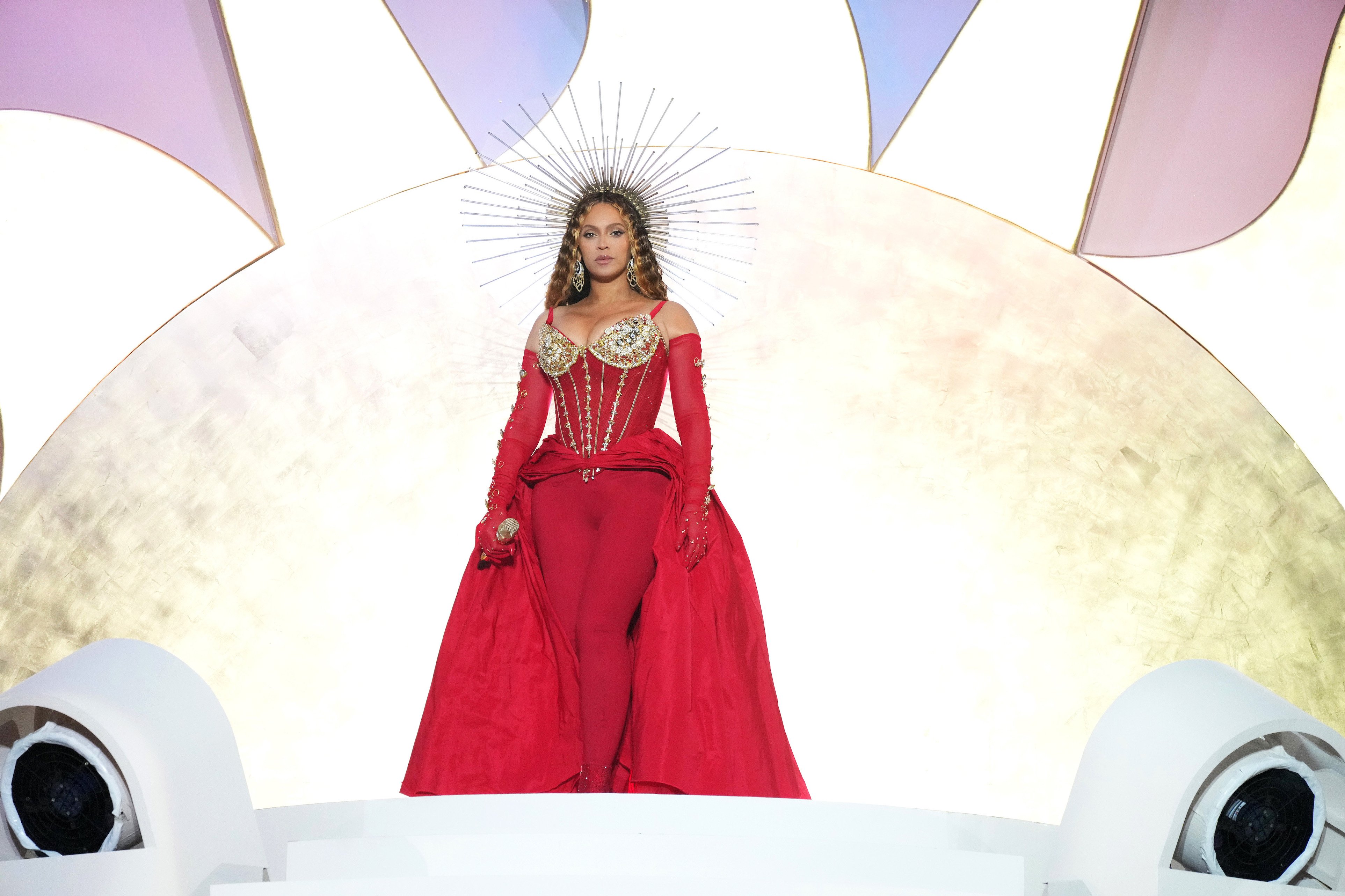 Beyoncé performs on stage headlining the Grand Reveal of Dubai's newest luxury hotel, Atlantis The Royal