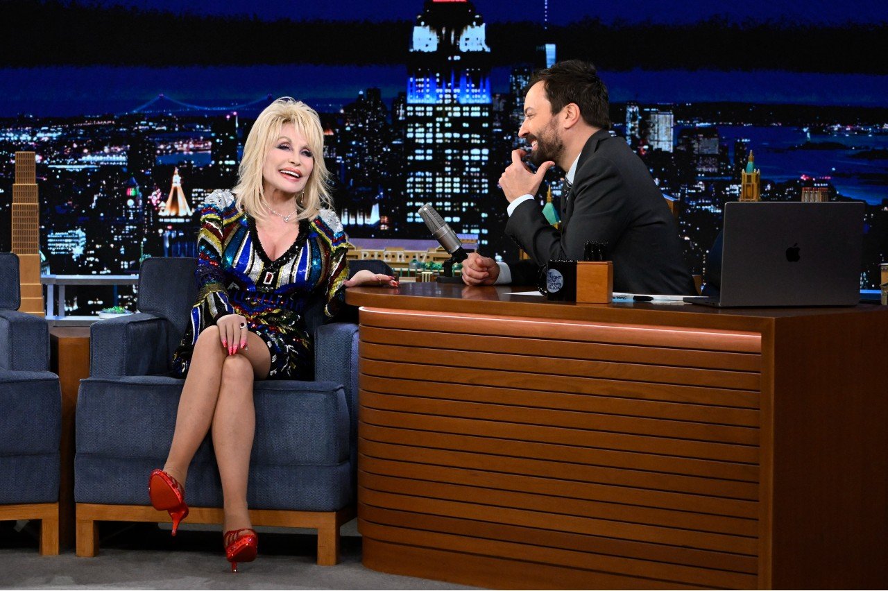 Dolly Parton talks to Jimmy Fallon.