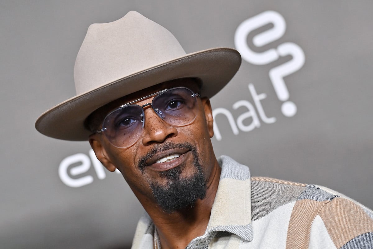 'Alert: Missing Persons Unit' EP Jamie Foxx smiles on the red carpet