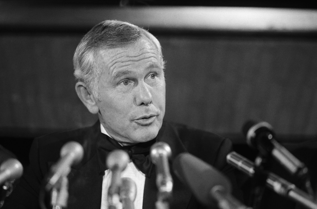Johnny Carson at Harvard University during the Hasty Pudding Man of the Year Awards on February 25, 1977, in Cambridge, Massachusetts