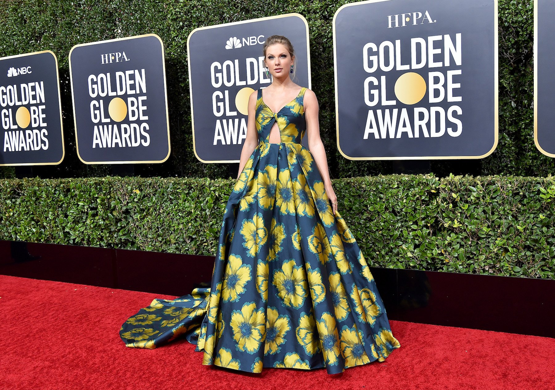 Taylor Swift attends the 77th Annual Golden Globe Awards