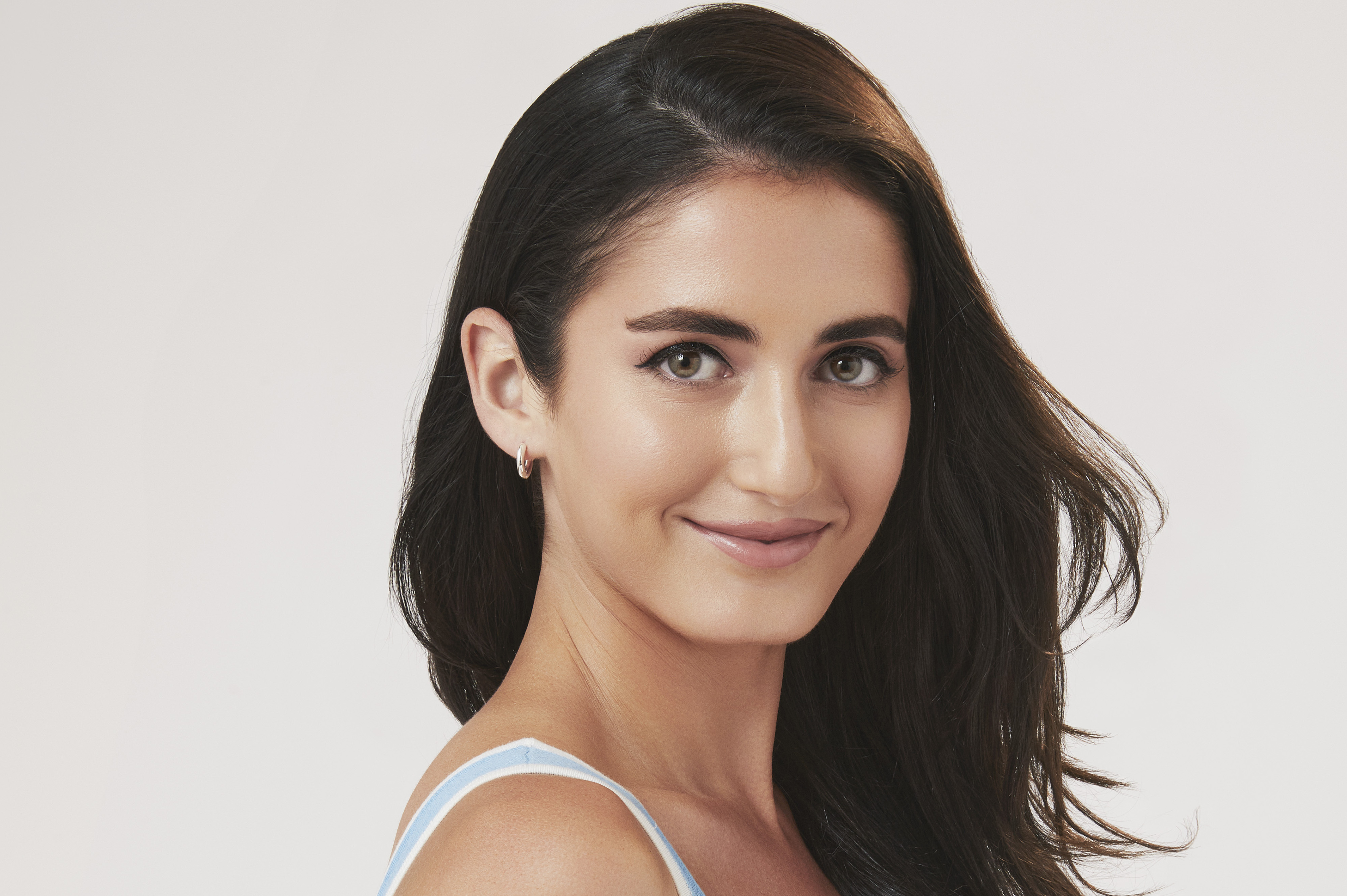 ‘The Bachelor’: Who Is Ariel Frenkel? Real Job, Instagram, and Age of Zach Shallcross’s Cast Member in 2023