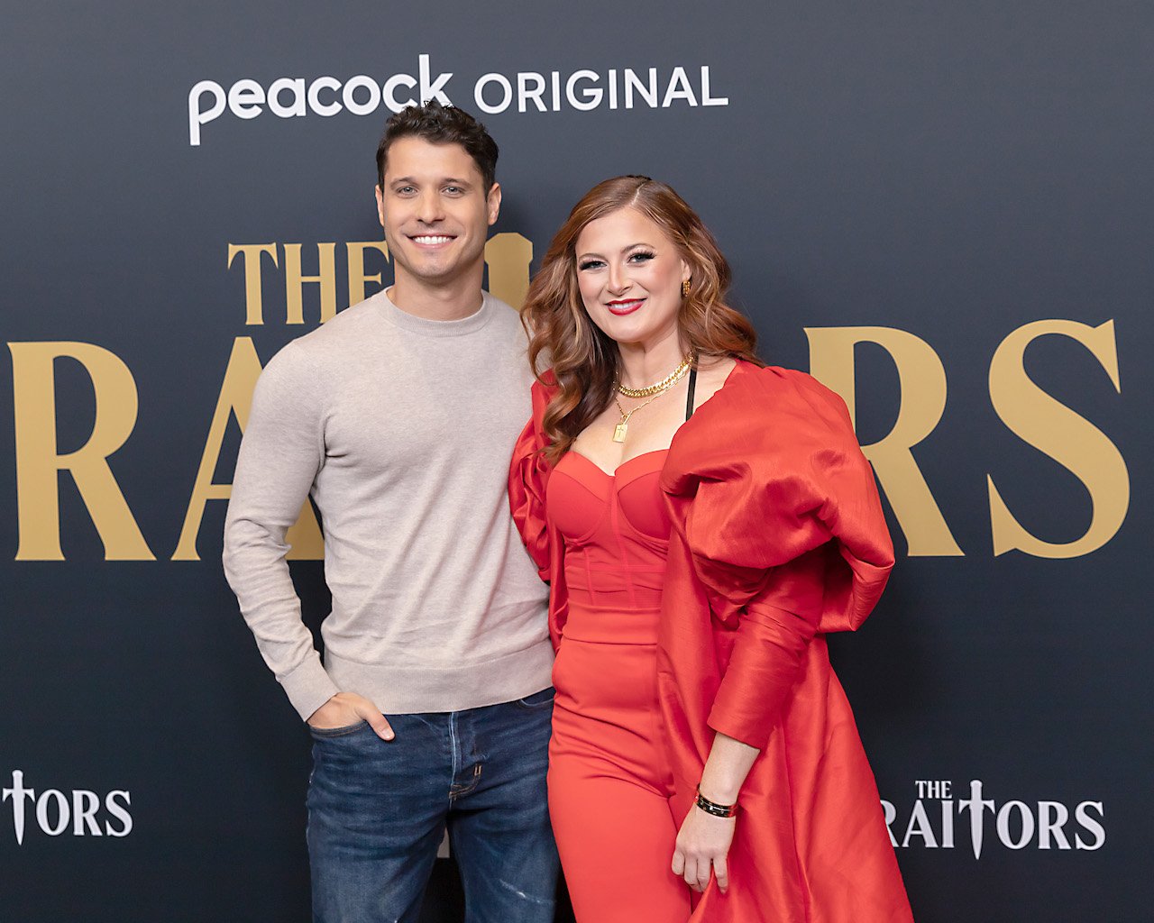 Cody Calafiore poses with Rachel Reilly on the red carpet of 'The Traitors'.