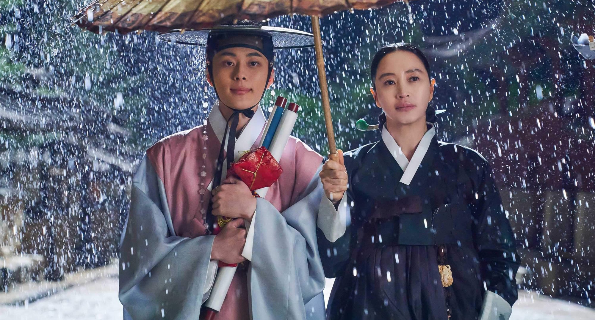 Yoo Seon-ho and Kim Hye-soo in the best 2022 K-drama 'Under the Queen's Umbrella.'