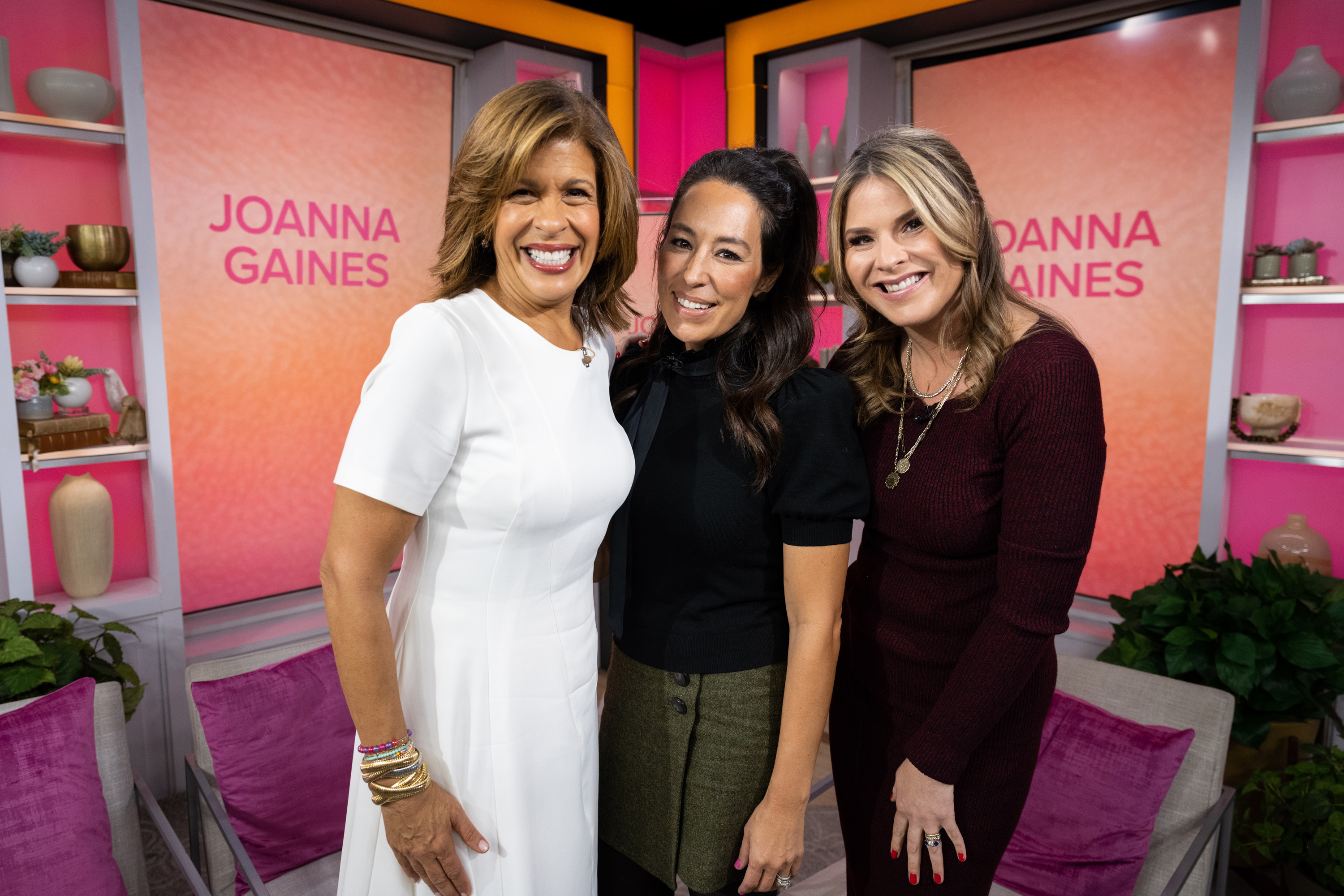 Joanna Gaines poses with the Today show cast members Hoda Kotb and Jenna Bush Hager.