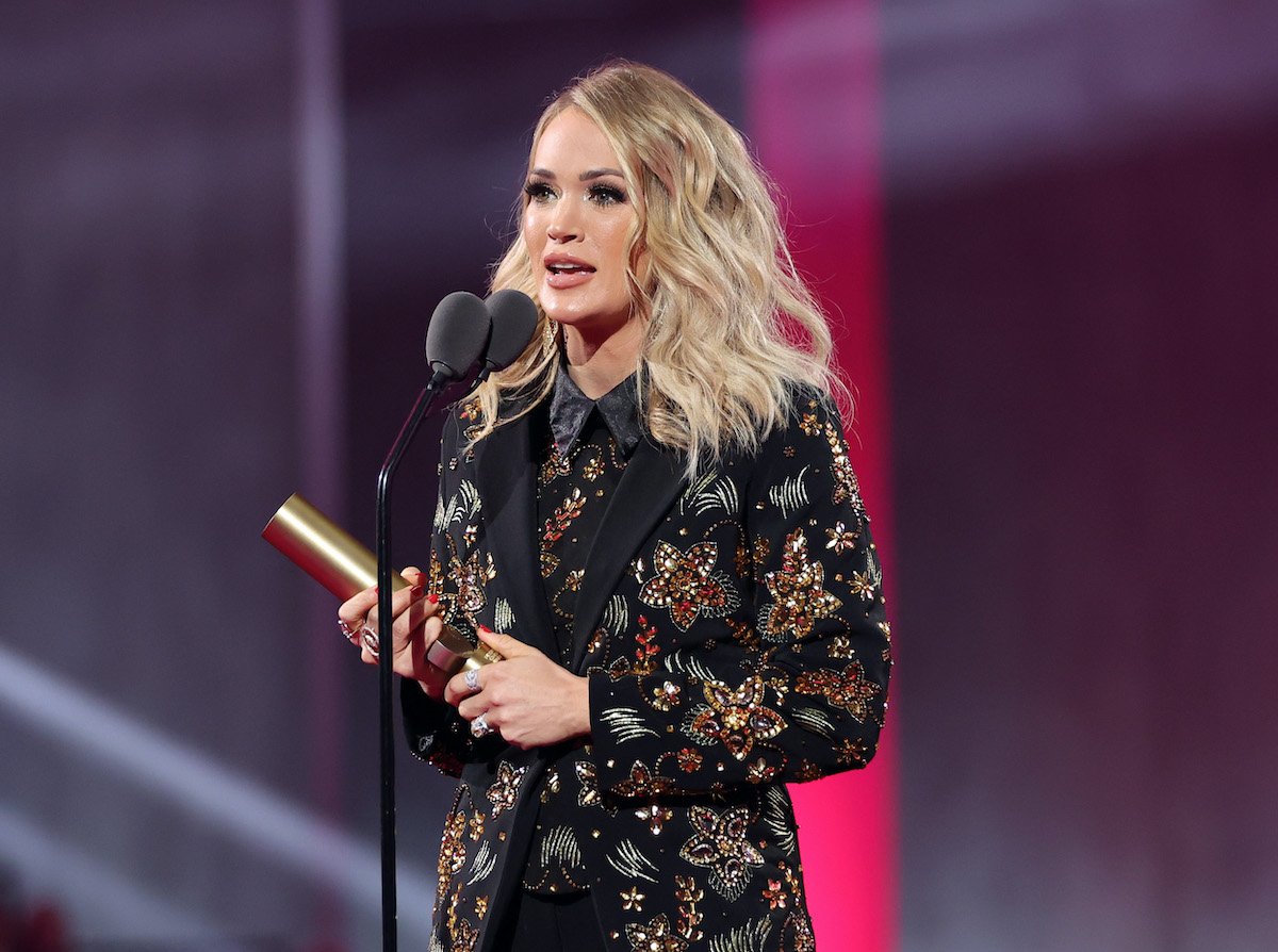 touring artist Carrie Underwood on stage at the 2022 People's Choice Awards