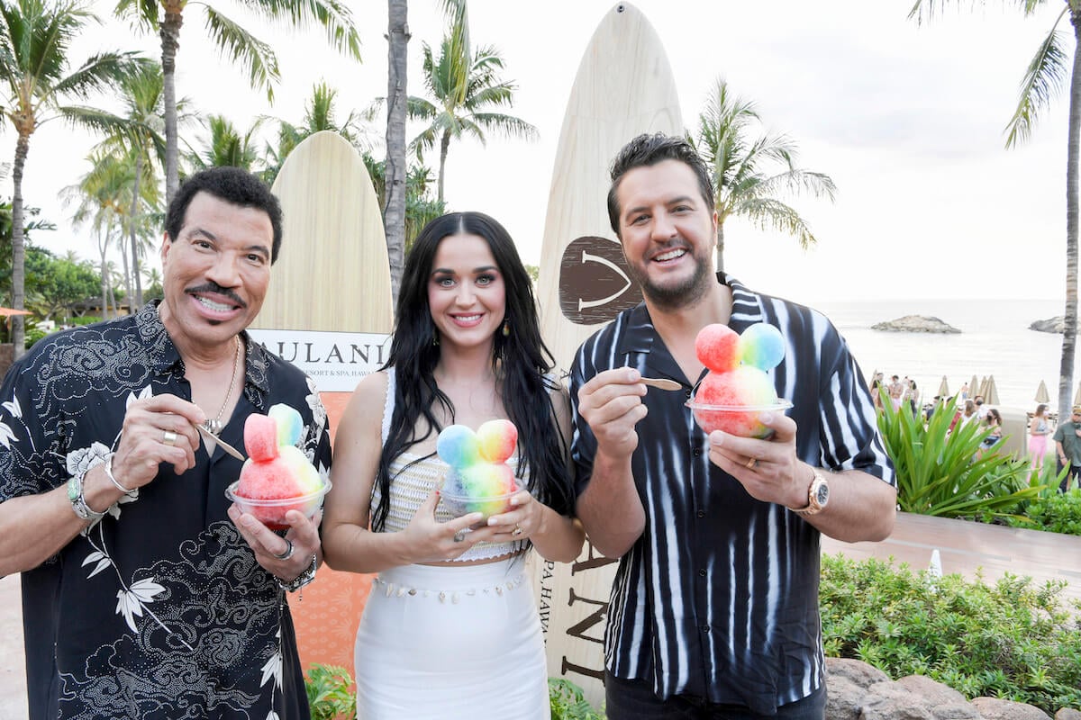 "American Idol" judges Lionel Richie, Katy Perry, and Luke Bryan pose at Aulani Disney Resort & Spa.